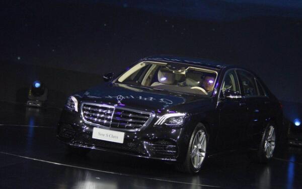 奔馳車標(biāo)多少錢一個 奔馳立標(biāo)和大標(biāo)有什么區(qū)別