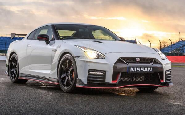 日產(chǎn)高性能跑車(chē) gtr價(jià)格多少錢(qián)一輛