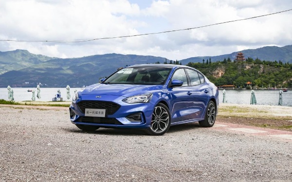 長(zhǎng)安福特價(jià)格大全 福特?zé)衢T轎車報(bào)價(jià)多少