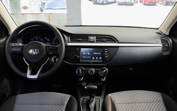 外觀(guān)跟隨家族潮流 起亞k2價(jià)格多少一輛