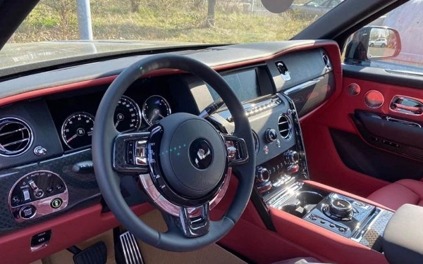 勞斯萊斯的價(jià)格居高不下 新款庫里南Black Badge多少錢