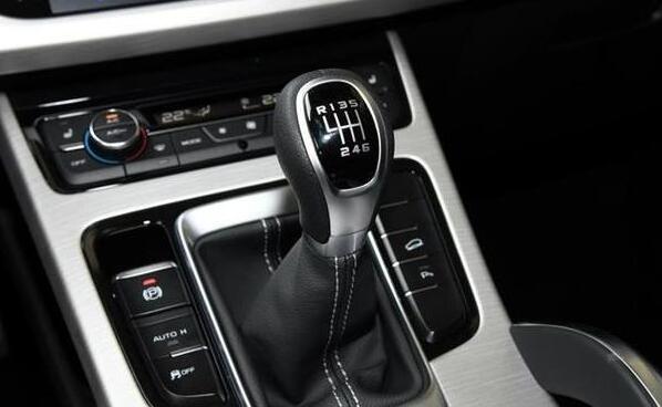 手動(dòng)擋和自動(dòng)擋哪個(gè)好，區(qū)別有哪些（自動(dòng)擋方便）