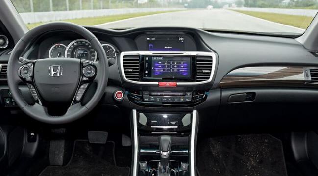 思鉑睿和雅閣哪個好，實力比拼（雅閣受歡迎）