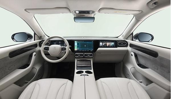 零跑C11公布售價，一款誘惑力極大的新車型