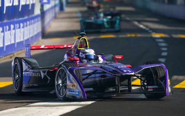 沒(méi)錢(qián)可以成為賽車(chē)手嗎 窮人如何成為專(zhuān)業(yè)賽車(chē)手