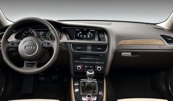 新款?yuàn)W迪A4旅行車家族上市，更新潮的“探索家”與“先鋒派”