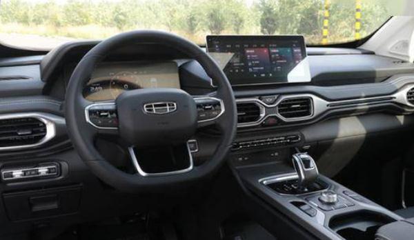 吉利豪越自動舒適型上市，綜合油耗為8.1L/100km