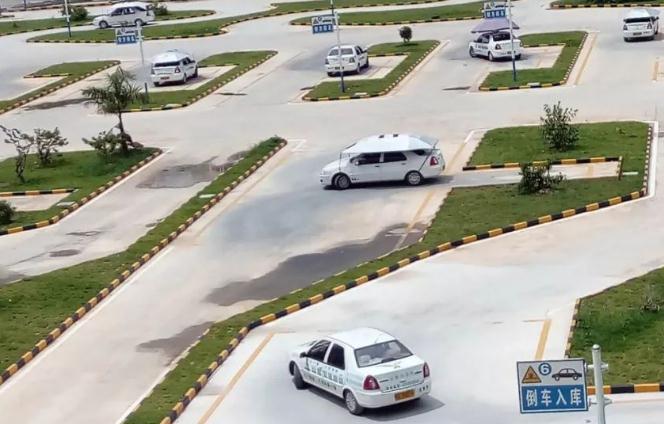 學(xué)駕照有沒有年齡限制，18歲以上才能報考