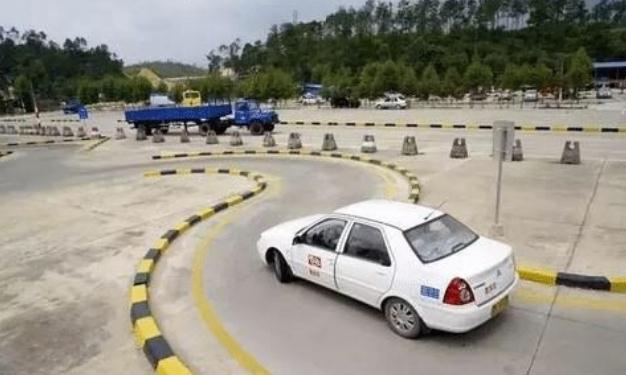 學駕照年齡有怎樣的要求，年齡不夠不能學