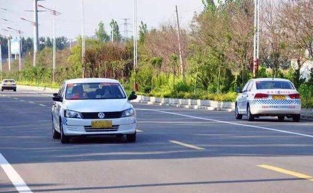 學車一般要多少時間，最快45天拿駕照