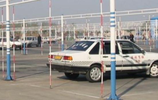 學(xué)車(chē)c1和c2哪個(gè)好，C1更受歡迎