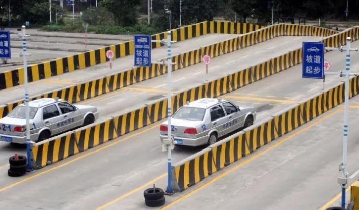 學(xué)車(chē)c1和c2哪個(gè)好，C1更受歡迎