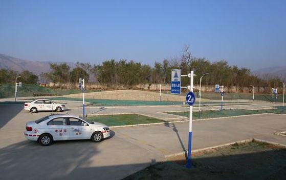 學(xué)車自動(dòng)擋和手動(dòng)擋哪種學(xué)費(fèi)貴，我選手動(dòng)擋