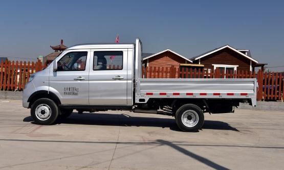 華晨鑫源兩款微卡，載重、爬坡都很出色