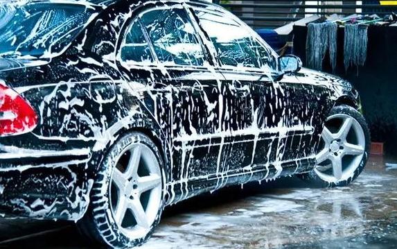 如何給汽車(chē)打蠟，三個(gè)步驟秒懂