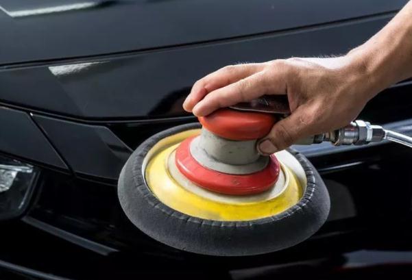 如何給汽車(chē)打蠟，三個(gè)步驟秒懂