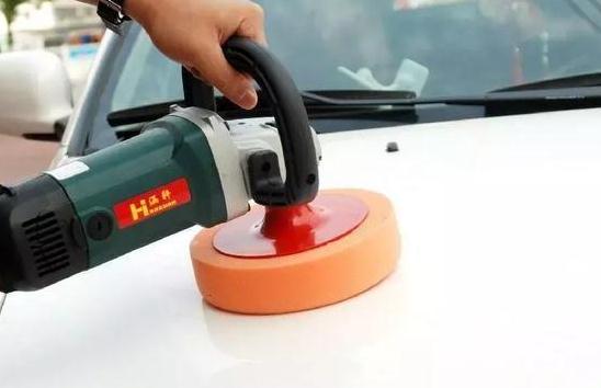 汽車打蠟還是鍍膜，鍍膜比打蠟實用