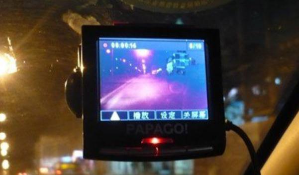 行車記錄儀分幾種類型，常見(jiàn)的三種你熟悉嗎