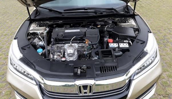 20萬左右買什么車好，選擇這款不后悔（本田雅閣）