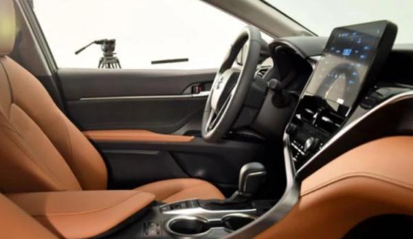 2021款凱美瑞上市，配置車載微信（滿足年輕人的喜好）