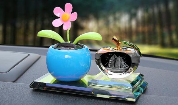 最流行的汽車內(nèi)飾擺件，這些都是最受歡迎的（與內(nèi)飾搭配協(xié)調(diào)）