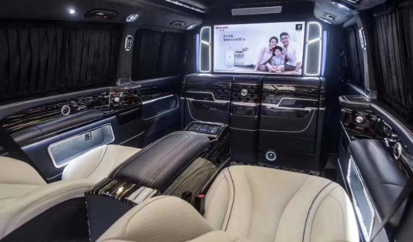 汽車內飾翻新一般多少錢，車型不同價格不同（日常保養(yǎng)很重要）