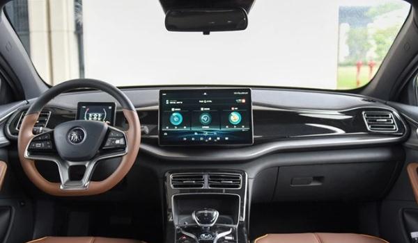 比亞迪秦PLUS DM-i上市，3.8升超低油耗（人人都能消費得起）