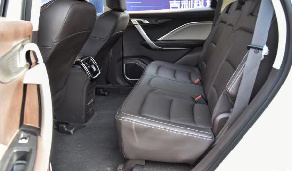 楓葉汽車楓葉80V上市，汽車行業(yè)新秀（具備可充可換電的能力）