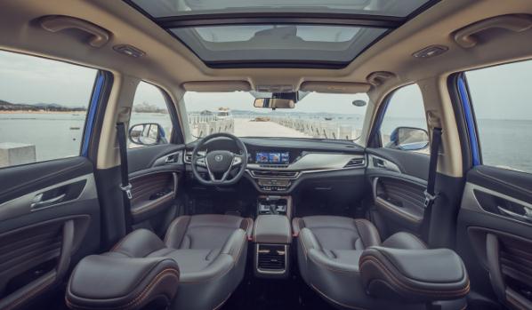 新款長(zhǎng)安CS35PLUS上市，下雨自動(dòng)關(guān)窗（貼心又智能）