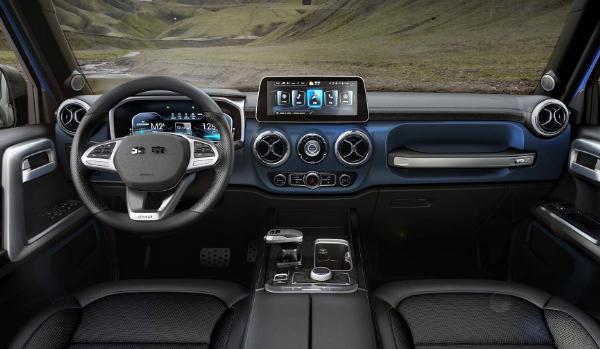 北京BJ40刀鋒英雄版上市，自駕游就選它（價格實(shí)惠）