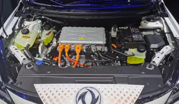 東風(fēng)風(fēng)神E70新增車型上市，三種續(xù)航選擇（滿足消費(fèi)的不同需求）