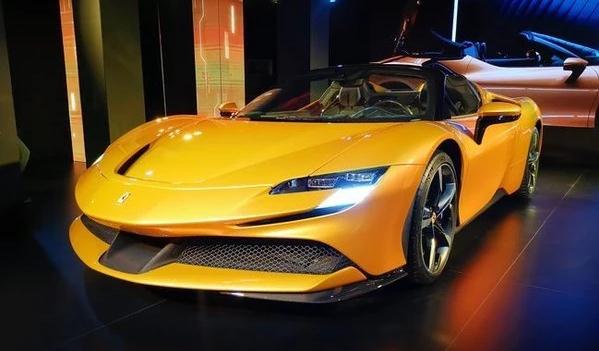 法拉利SF90 Spider售價(jià)公布，起售價(jià)為499.8萬元（豪氣沖天）