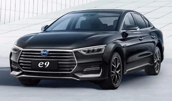 比亞迪e9純電專車上市，NEDC續(xù)航里程為506公里（售價(jià)22.98萬(wàn)）