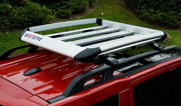 車頂行李架，車型不同款式也不同（不影響美觀）