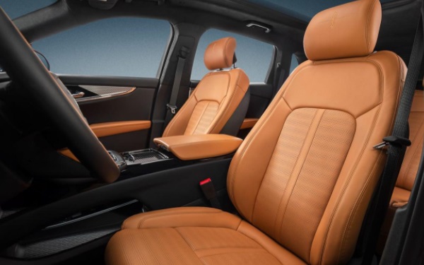 采用全新家族豪華內(nèi)飾 國(guó)產(chǎn)林肯航海家內(nèi)飾大變樣