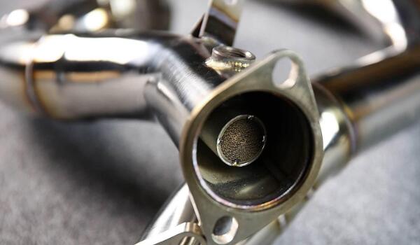 燃油排放系統(tǒng)出問題 發(fā)動(dòng)機(jī)故障標(biāo)志亮燈解決辦法