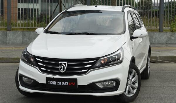 最愛國產(chǎn)1.5排量發(fā)動(dòng)機(jī) 寶駿新款車型2020上市車自動(dòng)擋