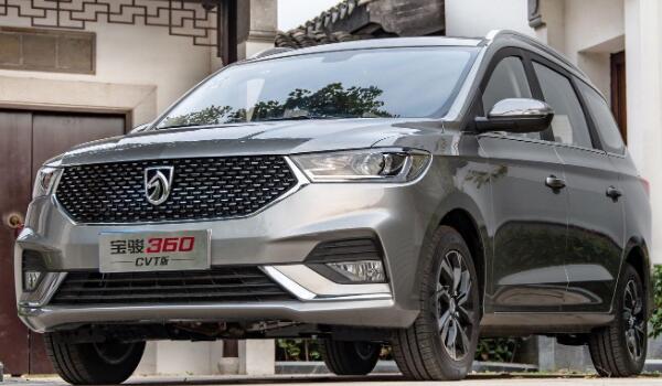 最愛國產(chǎn)1.5排量發(fā)動(dòng)機(jī) 寶駿新款車型2020上市車自動(dòng)擋