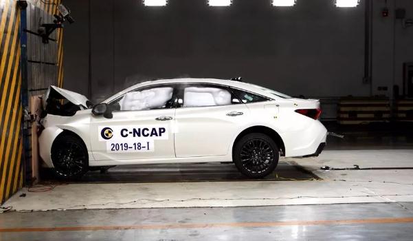 碰撞緩沖區(qū)，因設(shè)計而減小撞擊力（安全性更好）