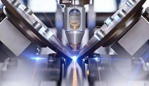 激光焊接車身，焊縫寬度控制在2mm以下（精準(zhǔn)可控）