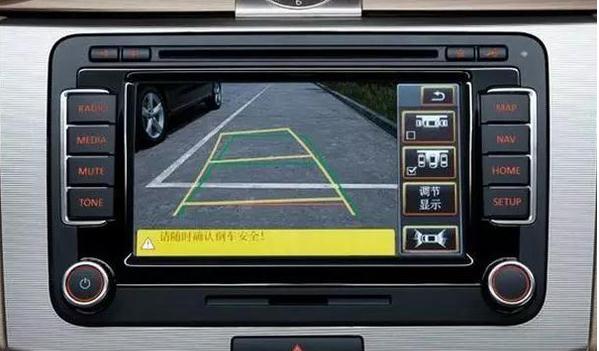 后倒車雷達，保護車身不受刮蹭（性價比高）