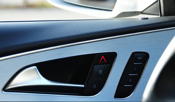 開門警示系統(tǒng)，奧迪專有技術(shù)（功能改進中）