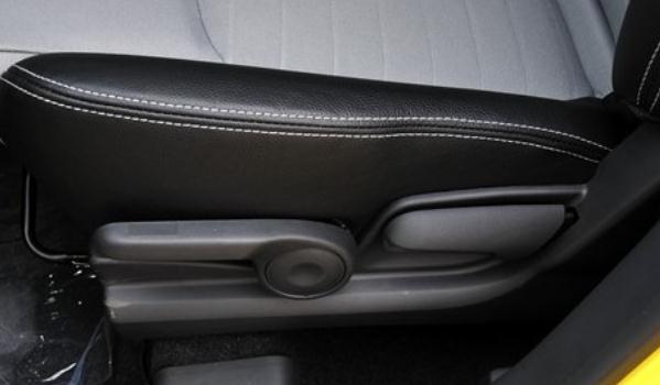 座椅高低調(diào)節(jié)，怎么舒服怎么調(diào)(手動調(diào)節(jié)、自動調(diào)節(jié)）