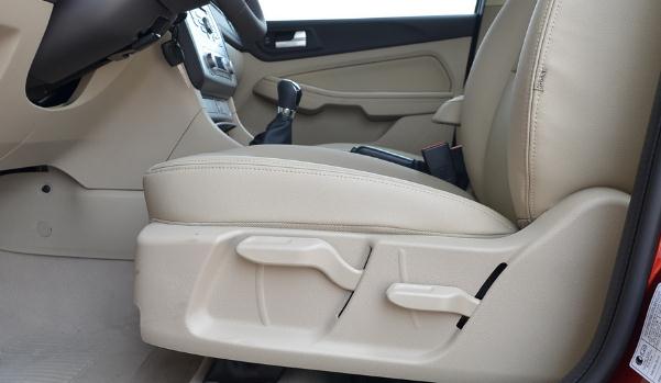 座椅高低調(diào)節(jié)，怎么舒服怎么調(diào)(手動調(diào)節(jié)、自動調(diào)節(jié)）