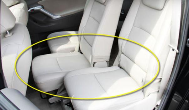 第二排獨立座椅，提高舒適性（注意轉(zhuǎn)彎行駛要減速）