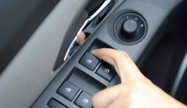 什么是車窗一鍵升降功能，提高駕駛安全系數(shù)（隨意升降調(diào)整）