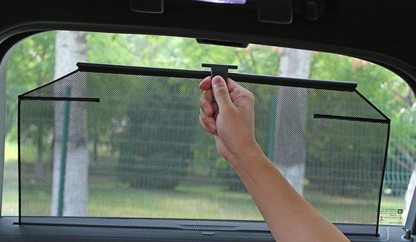 什么是后風(fēng)擋遮陽簾，能夠遮擋紫外線（夜間不宜使用）