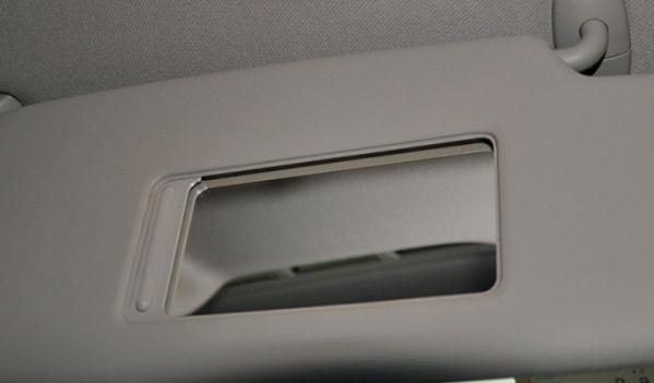 什么是車內(nèi)化妝鏡，車內(nèi)化妝鏡不等于后視鏡（后視鏡可以當做化妝鏡）