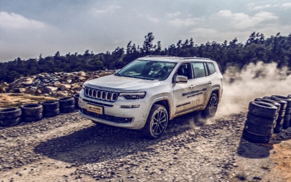 jeep指揮官養(yǎng)車費用 jeep指揮官多久保養(yǎng)一次