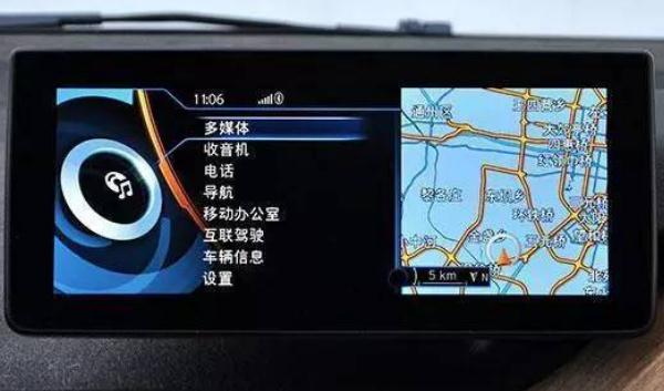 中控液晶屏分屏顯示，高端車型的配置（各取所需互不干擾）